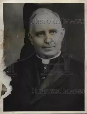 1933 Press Photo Rev. Fr. Augustine M. Hackert S.J. At St. Mary's Church • $19.99