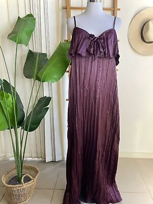 $120 • Buy Tigerlily Burgundy Crushed Pleat Maxi Dress Women’s Size 12 
