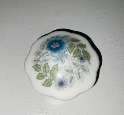 £5 • Buy Wedgewood Clementine Pill/trinket Dish-small Size-unusual Shape