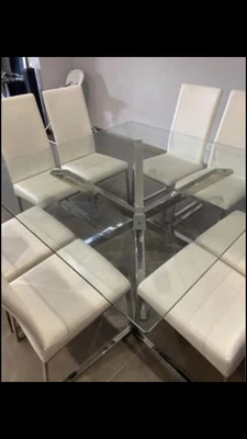 $500 • Buy 8 Seater Dining Table & Chairs