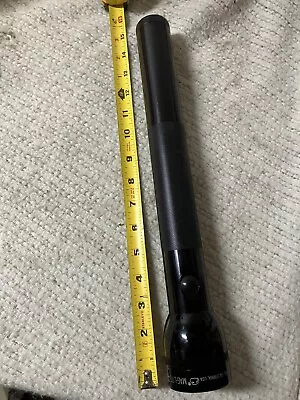 Vintage Maglite 4 D Cell Flashlight Black 15  Tested Working Baton • $14.99