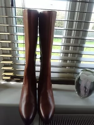 Tan Leather Kaleidoscope Knee High Boots Size 6 NEW • £25