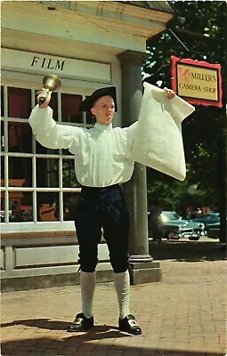 Town Crier In Authentic 18th Century Costume Williamsburg Virginia Postcard • £5.55