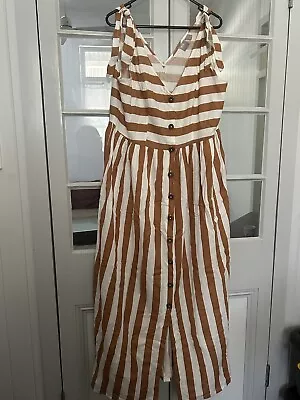 Size 18 ASOS Maxi Dress • $10