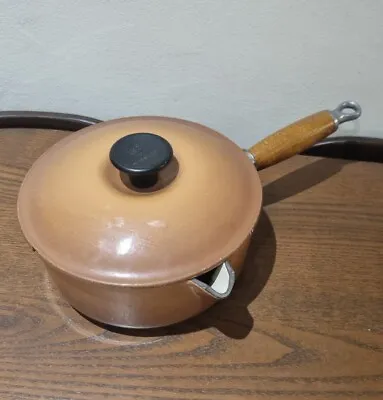 Le Creuset 18cm Hazelnut Brown Cast Iron Saucepan Pan With Lid & Wooden Handle • £34.99