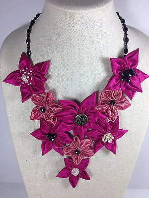 $39.99 • Buy Handmade Statement Necklace Daisy Flower V-Shape Hot Light Pink Crystal Chain