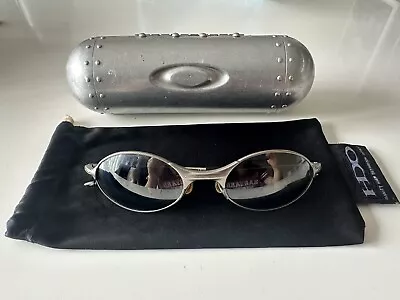 Vintage OAKLEY E-wire 2.0 SUNGLASSES With Metal Case • $97.86