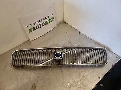 2004 -2007 VOLVO V50 5 Door Estate Front Centre Radiator Grille Grill • $49.79