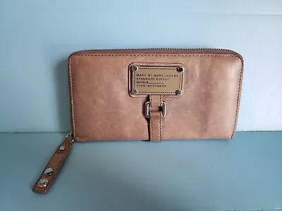 MARC BY MARC JACOBS Taupe Leather Classic Zip-Around Wallet Size  8  X 4  • $24.99