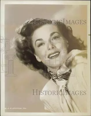 Press Photo Marguerite Chapman Stars In Film  Relentless  - Kfx48022 • $16.99