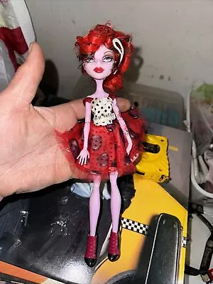 MONSTER HIGH  Dot Dead Gorgeous  Operetta Doll Comes With Belt And Neckless • $25