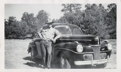 X3 1940s Classic Ford Deluxe Line Rounded Fenders Grille Husband & Wife Pose • $12.14