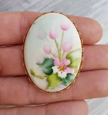 Vintage Pink Tulip Flower Hand Painted Porcelain Oval Gold Tone Brooch • $12