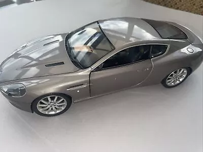 1/18 Aston Martin DB9 Minichamps • £20