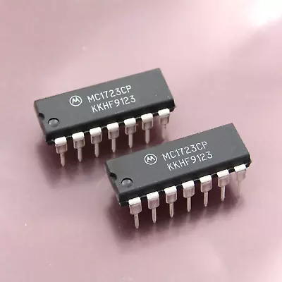 ( 2 PCS )  MC1723CP Original MOTOROLA Voltage Regulator   --  New Old Stock • $13.95