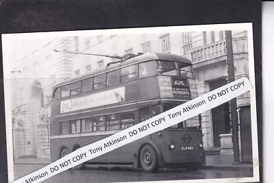 London Transport - J2 Type Trolley Bus - No. 983 @ Moorgate - Photo - B11016 • £1