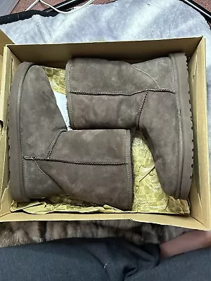 Chocolate Midi Uggs • $50