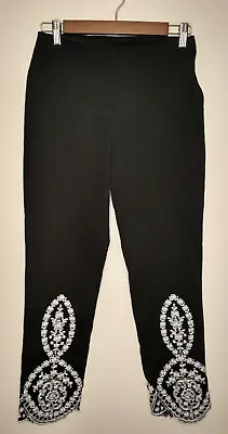 Mishca Women's Black Flat Front Capris With White Embroidery Size 4 Side Zipper • $2.80