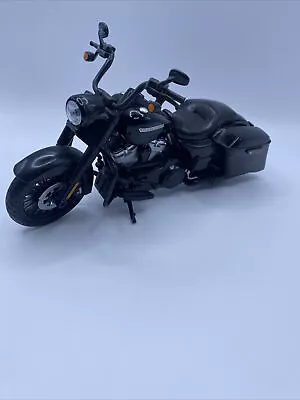 Harley Davidson 2017 Road King Special | Model Motorcycle 1:12 Scale • $27.99