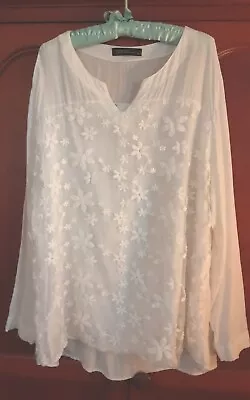 Ladies Zanzea White Floral Shirt Size 5XL (22-24) • $12