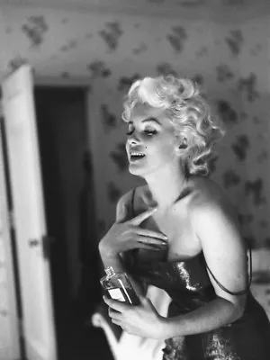 GLOSSY PHOTO PICTURE 8x10 Marilyn Monroe Chanel No 5 Perfume • $3.98