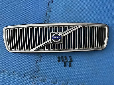 1999 - 2004 Volvo C70 S70 V70 Front Hood Grill W/ Emblem OEM Genuine 9190776 • $79.99