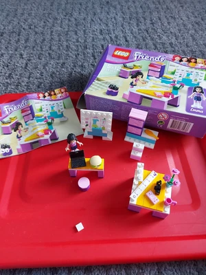 £2.50 • Buy LEGO FRIENDS: Emma's Fashion Design Studio (3936)
