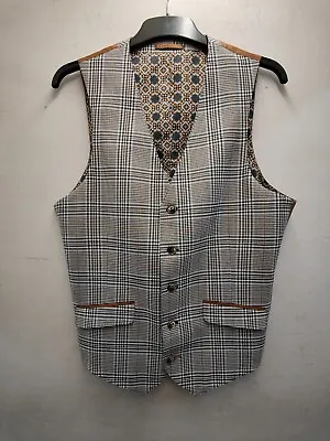Men's Grey Check Single Breasted Waistcoat 40R • £17.50