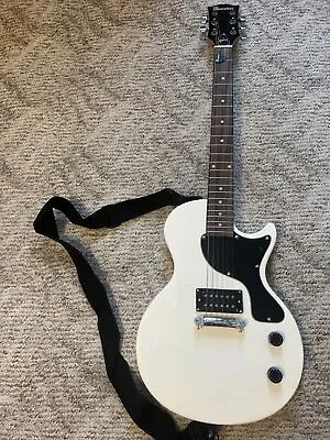 MAESTRO BY GIBSON Electric Guitar 6 String WHITE/ BUNDLE WITH AMP & BAG • $170