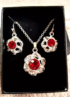 £0.99 • Buy ELISHA Necklace Earing AVON Garnet Stone January Silver Chain Toned NEW In Box