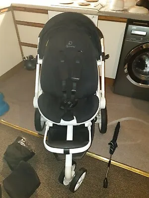 Quinny Moodd Travel System And Carrycot • £280