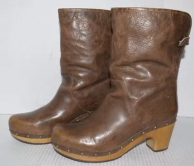 UGG Australia Lynnea Sheepskin Lined Brown Leather Wood Wedge Heel Boots Sz 8 • $89.95