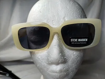 $30 • Buy NWT Steve Madden Beige & Gold  Sunglasses Side Vents