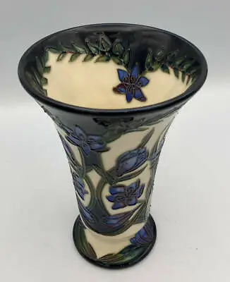 MOORCROFT Collectors' Club Vase - KAFFIR LILY By Shirley Hayes 2003 • £169.95
