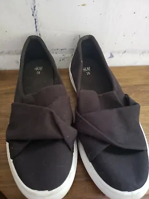 H&M Black Canvas Slip-on Women Flat Shoes Size 7 Crossover Top Elastic Stretch • $7.98
