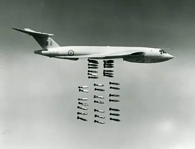 £1.50 • Buy New 6 X 4 Photo Handley Page Victor Bomber 1