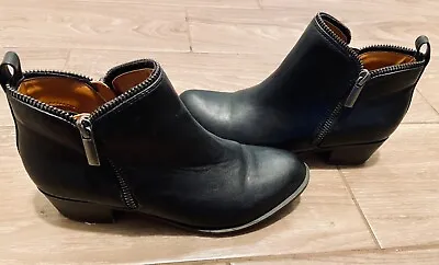 Black Leather Women’s Zip Booties Size 6 • $15
