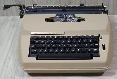 Sears Model 161.53140 Vintage Electric Typewriter & Case READ DESCRIPTION  • $99.95