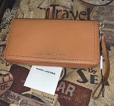 [Marc Jacobs] GROOVE WRISTLET WALLET S130L01RE22 SMOKE ALMOND NWT • $65.99