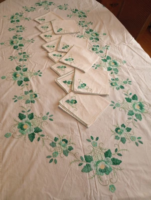 $149.99 • Buy Vintage 60 X 102 Oval Tablecloth 12 Napkins Green Appliqué Rose St Patrick's Day