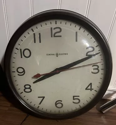 WORKING VINTAGE General Electric 14” School Factory Wall Clock 29128 READ PLEASE • $89.99