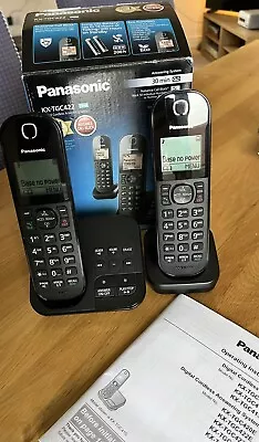 Panasonic Twin Handsets Cordless Telephone With Answer Machine  KX-TGC422 • £15