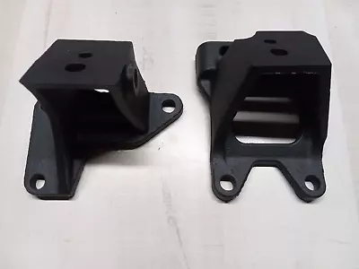 $100 • Buy 89-98 Geo Tracker/ Suzuki Sidekick 1.6L 8v & 16v Engine Brackets. *OEM*
