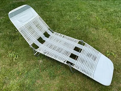 VTG 80's 90's Folding Lawn Lounge Chair Beach Vinyl Aluminum Chaise Gray White • $49.99