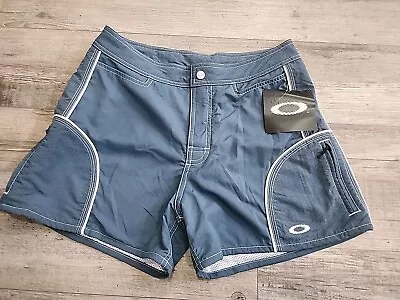 Women's NWT Oakley Blue Grey Tech Shorts 2.1 Size Medium 30  • $30