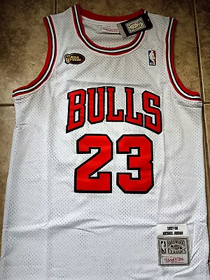 Michael Jordan Jersey Chicago Bulls Throwback Stitched #23 Jersey • $56.67