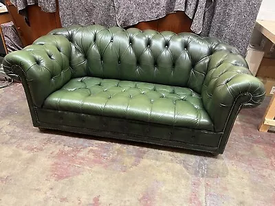 Beautiful Green 2 Seater Leather Studded Chesterfield Sofa • £199