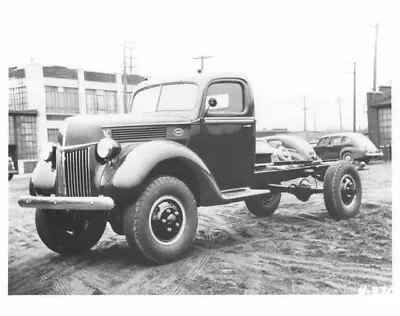 1939-1940 Marmon-Herrington V-8 Cab & Chassis Truck Press Photo 0010 • $13.67