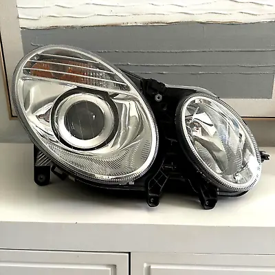 Mercedes W211 E-class Right Passenger Headlight Lamp 211820346164 07 - 2009 Oem • $199.99