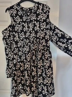 Miss Selfridge Black And White Floral Off The Shoulder Size 12 Dress • $14.93